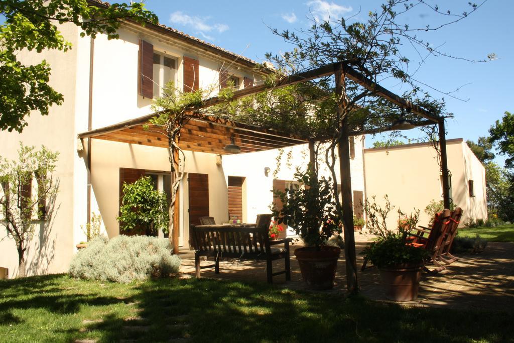 Agriturismo La Barca Nel Bosco Rosciano  Exterior photo